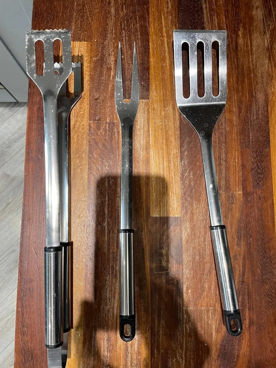 Kettle Barbecue & Accessories - Image 3