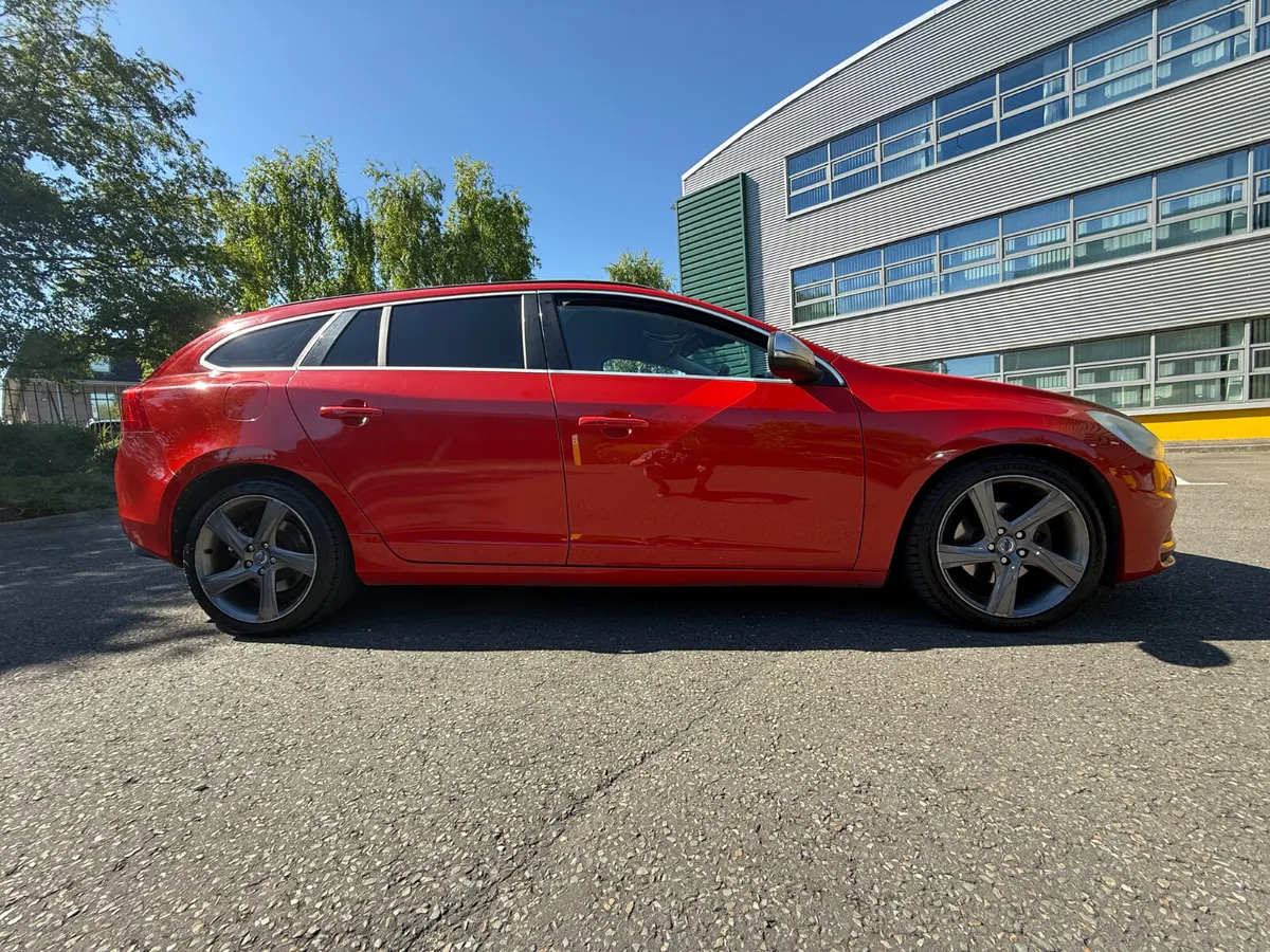 Volvo V60 1.6 D2 RDesign - Image 3