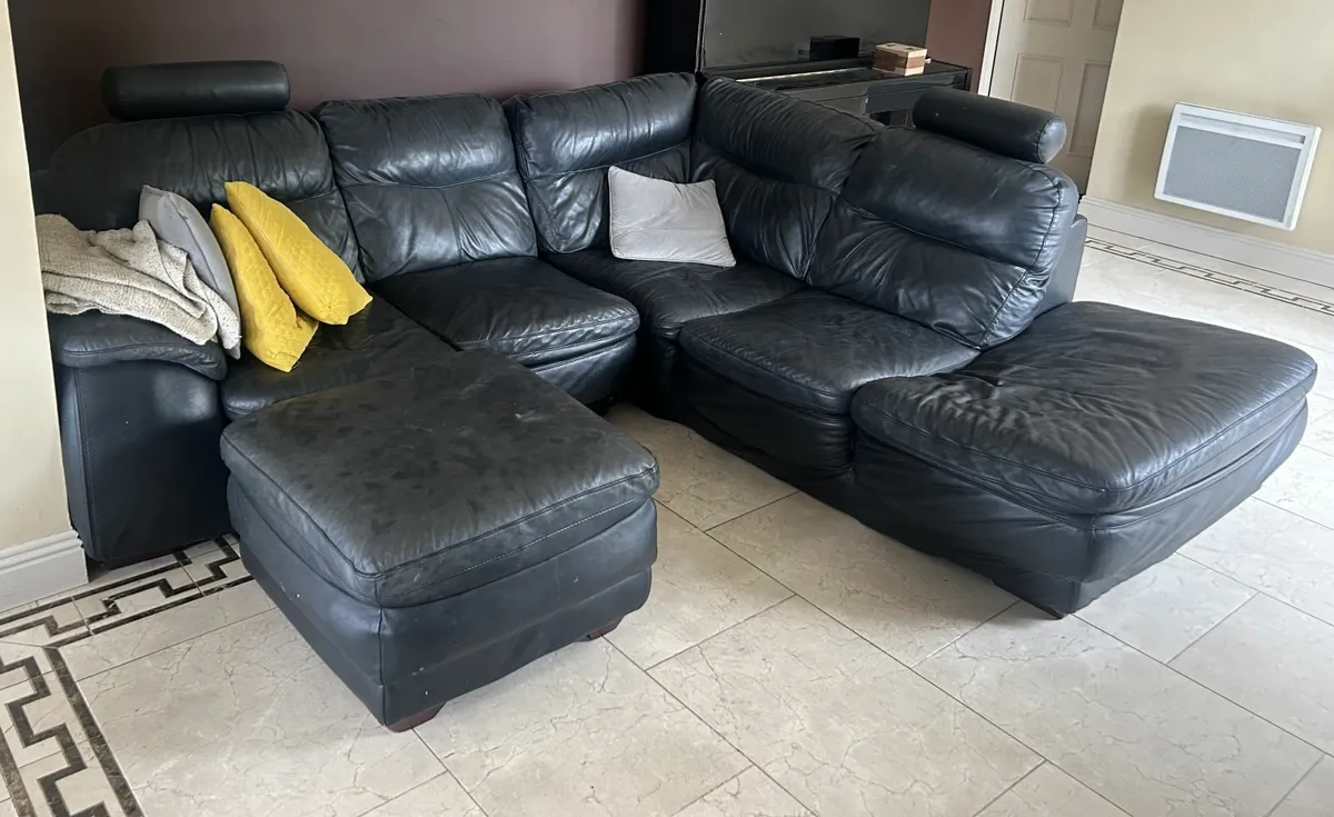 Sofa / Couch / Settee - Image 1