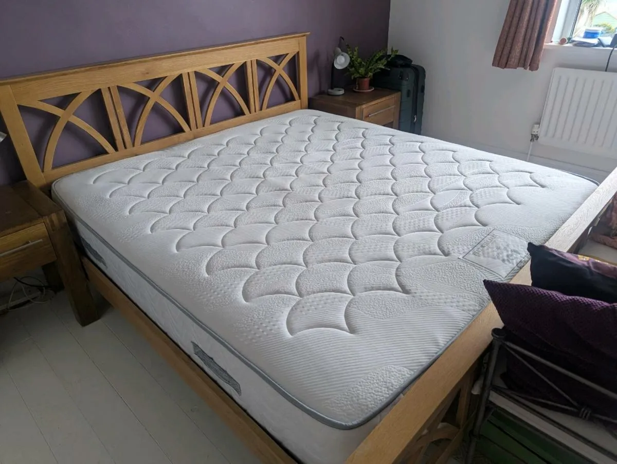 Fitzwilliam Gold Super King Mattress with Frame - Image 1