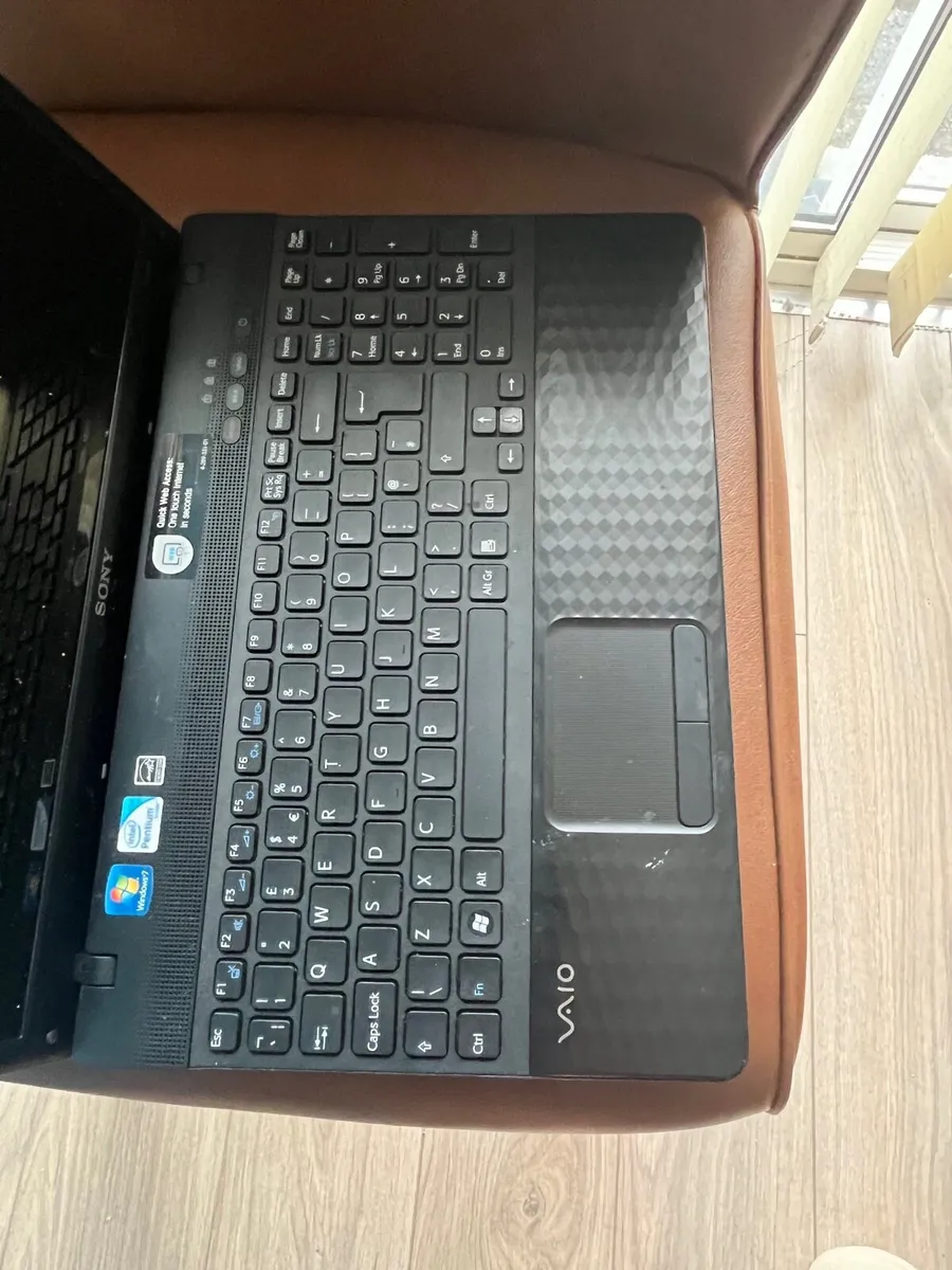 Sony laptop - Image 1