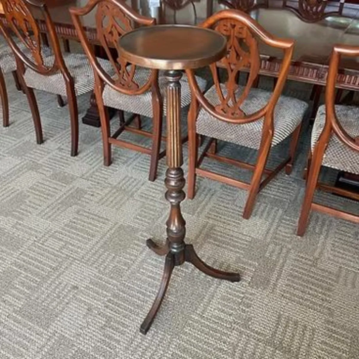 Stunning mahogany tripod base pot/plant stand. In