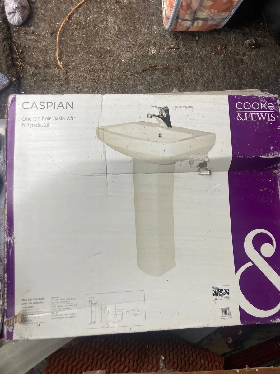 Bathroom sink