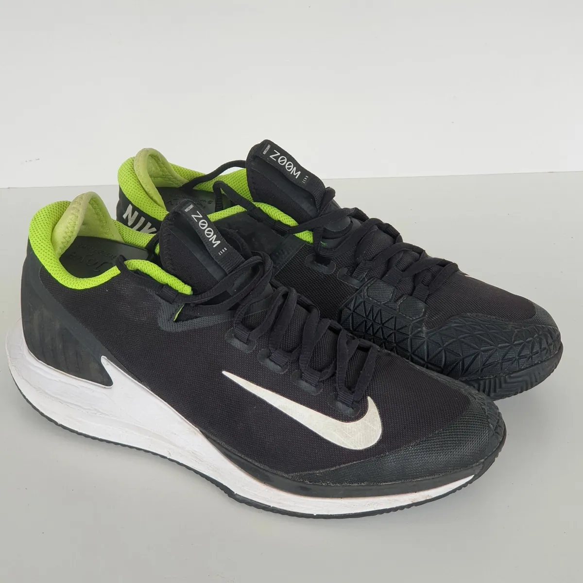 Nike court zoom tennis shoes - Image 1