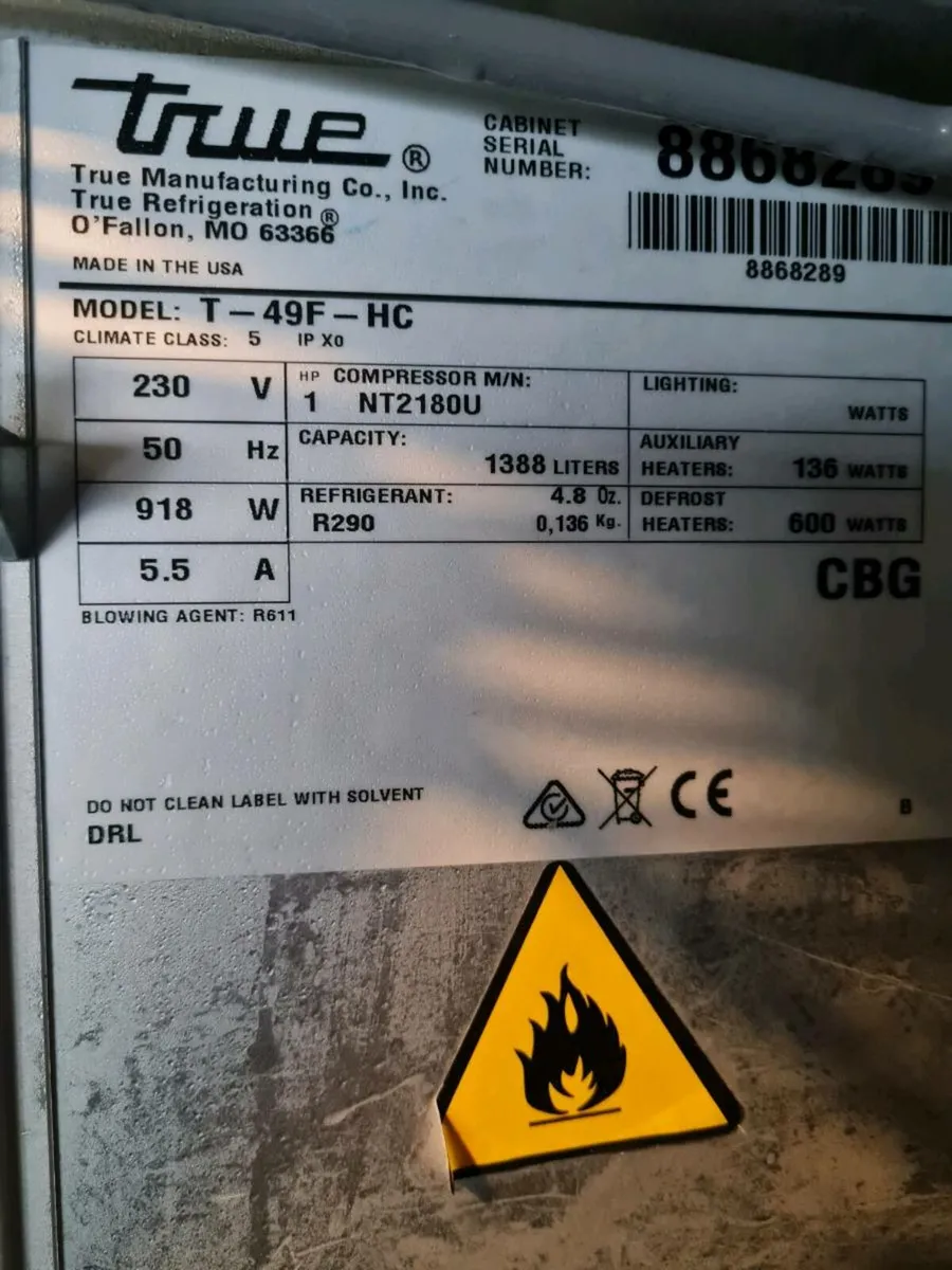 True Double Door Freezer 1388L - Image 4