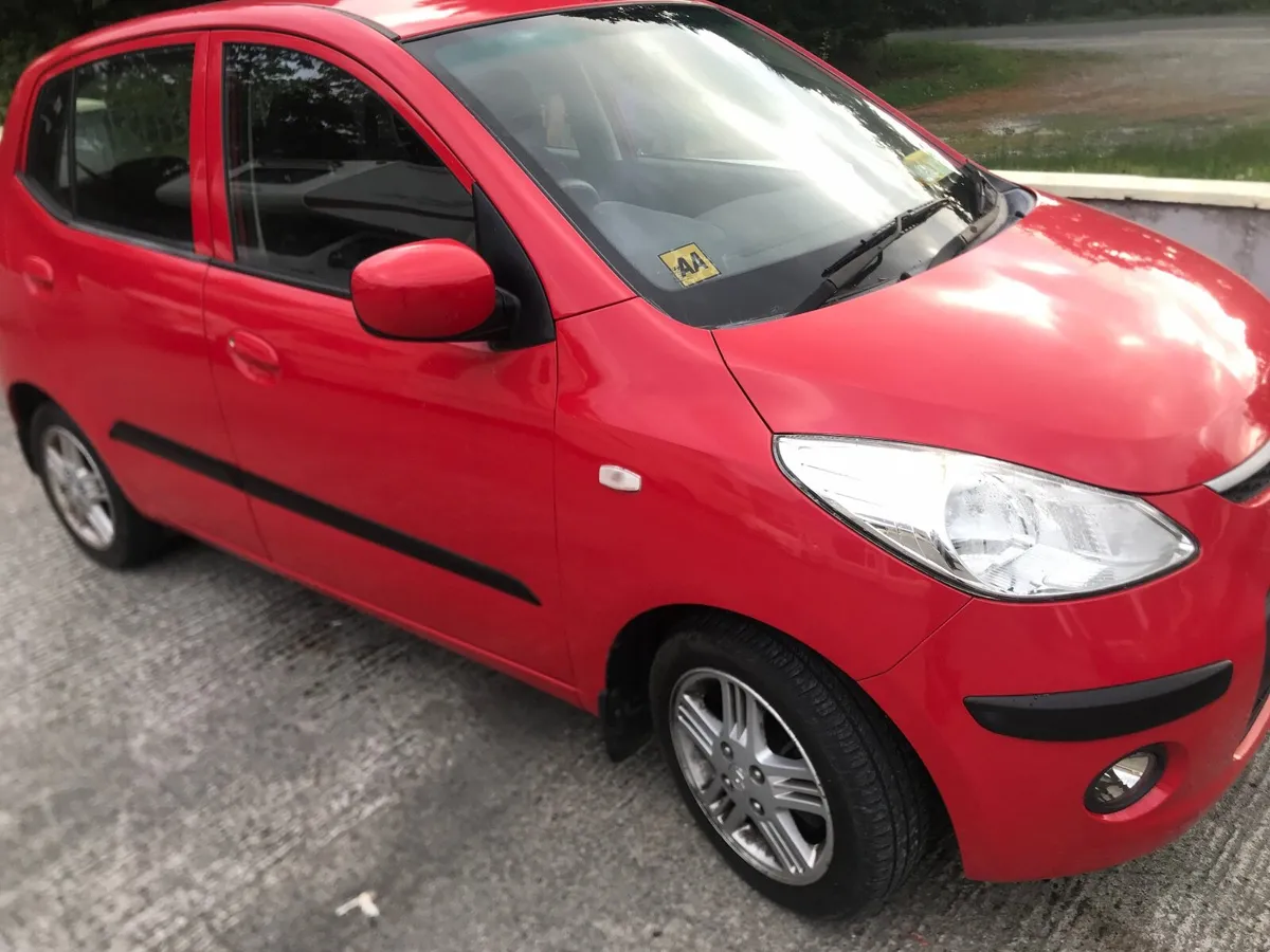 Hyundai i10 2010 automatic - Image 2