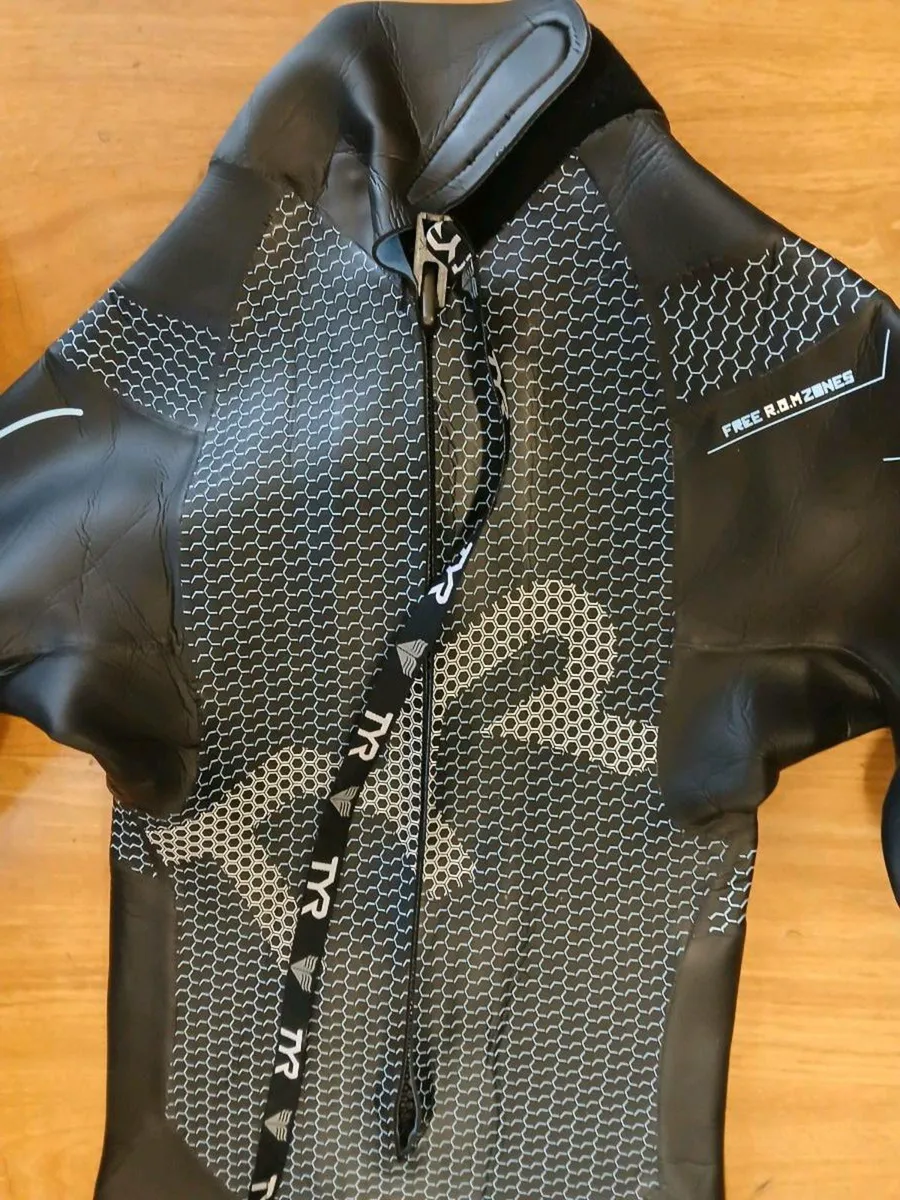 TYR womans size S hurricane SWIM  Wetsuit - Image 2