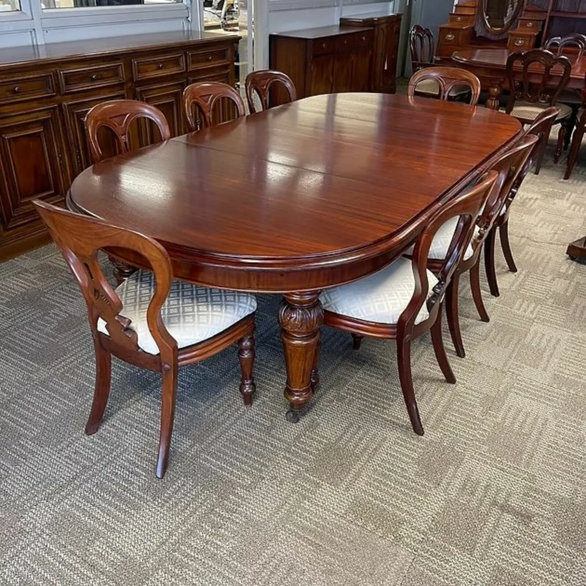 Beautiful mahogany extendable d-end dining table - Image 1