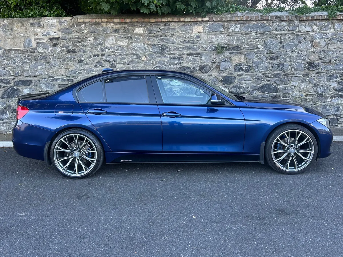 BMW 3-Series 2016 - Image 4