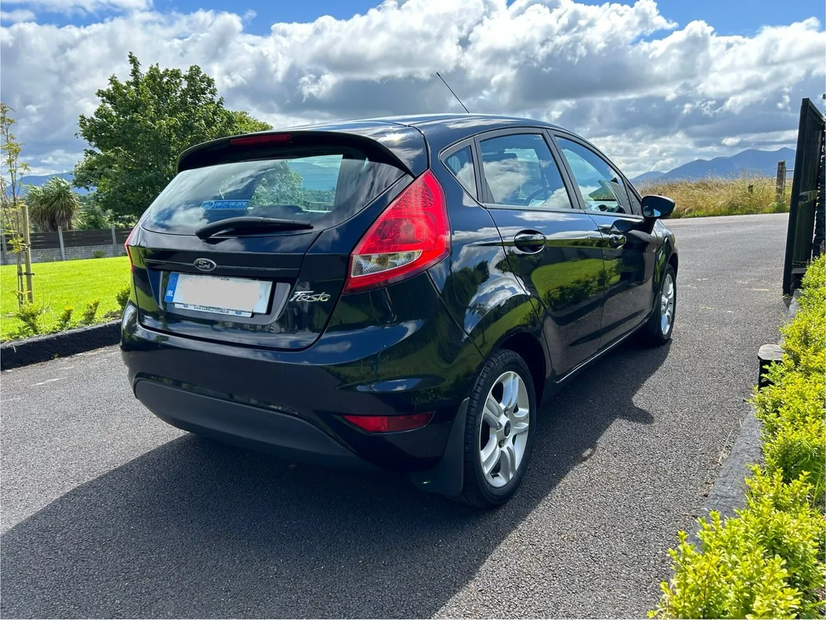 2011 Ford Fiesta.. New NCT, Service & Tax - Image 4