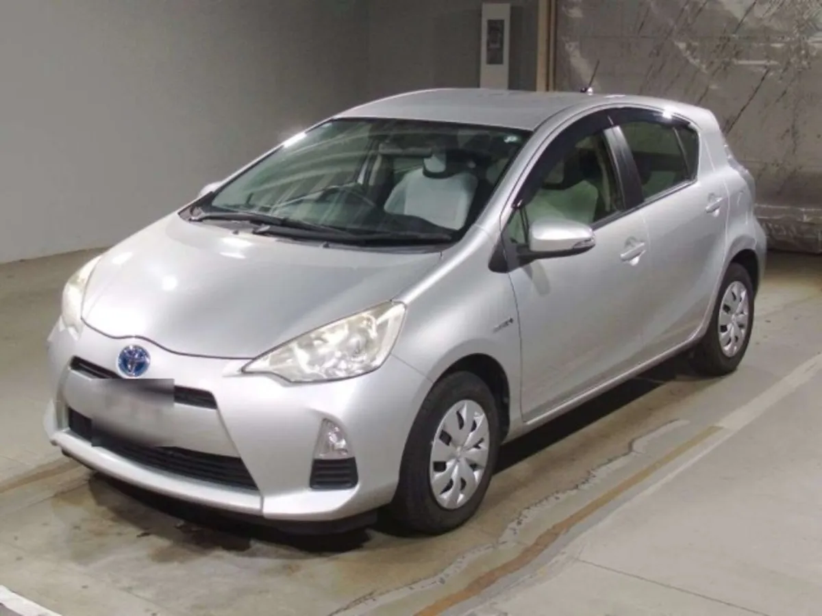 Aqua Silver 2013 1.5L hybrid - Image 4