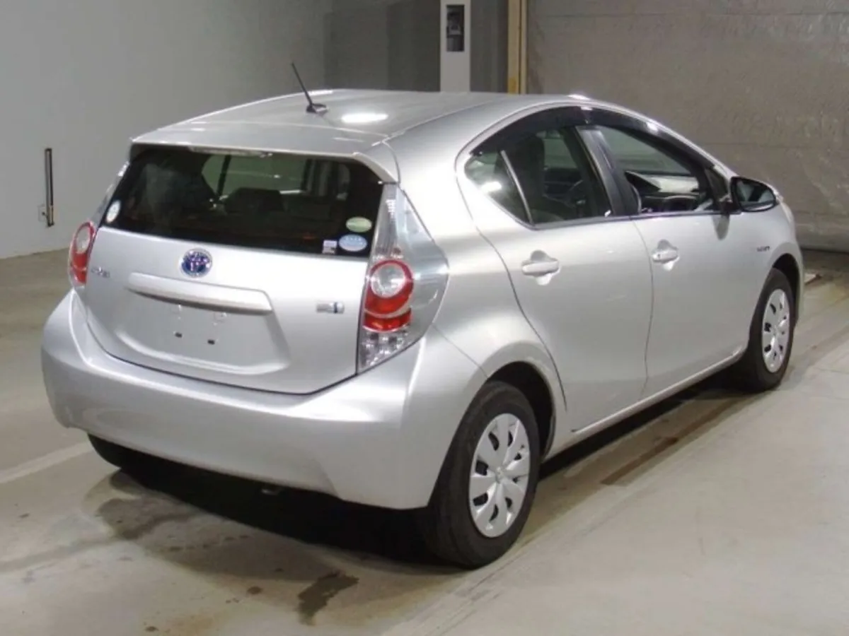 Aqua Silver 2013 1.5L hybrid - Image 3
