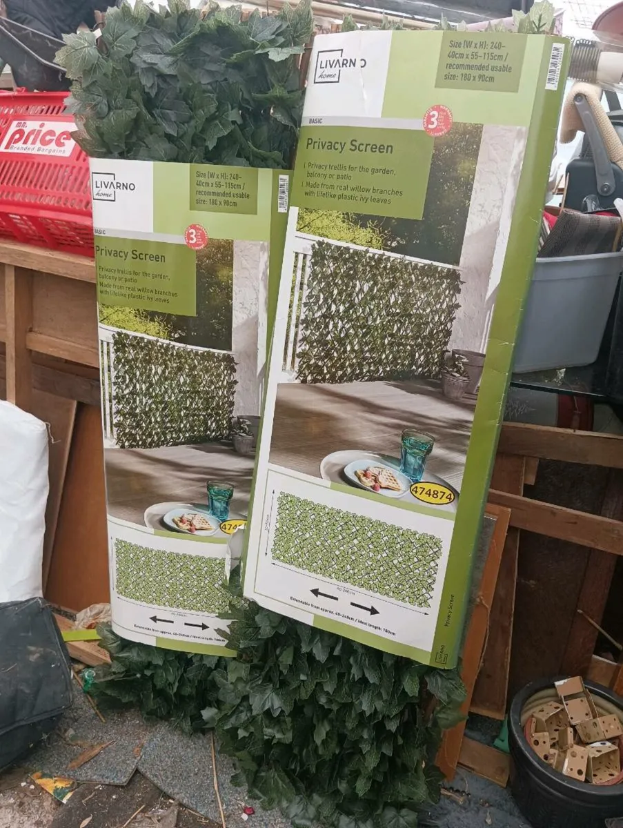 2 brand new privacy screens, change my mind - Image 1