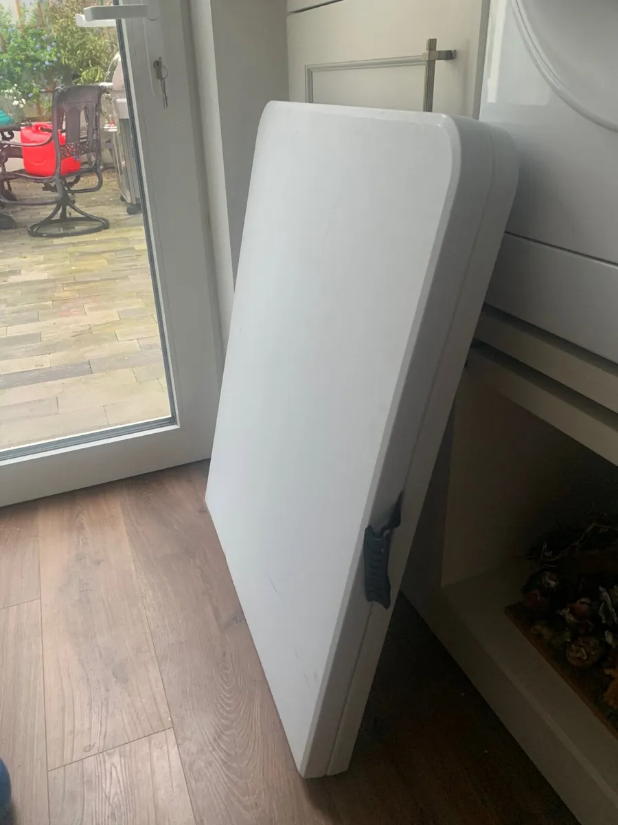 Fold up table - Image 2