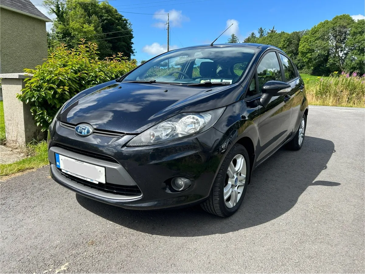 2011 Ford Fiesta.. New NCT, Service & Tax - Image 3