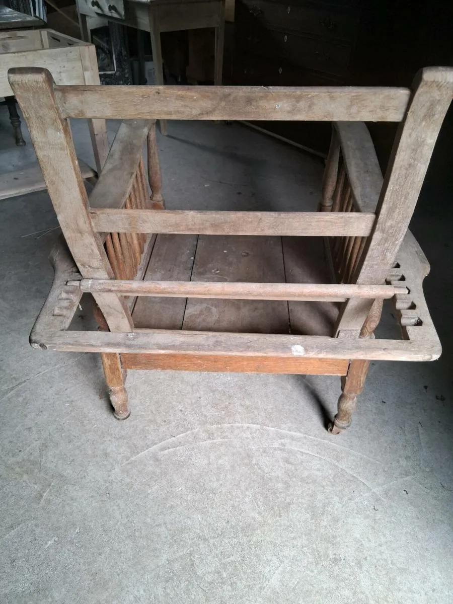 Nursing chair - Image 3