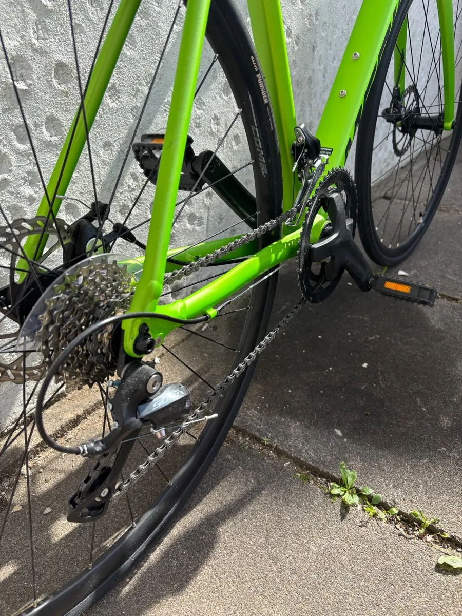 Merida Scultura Disc 200 Road bike Size M/L - Image 3