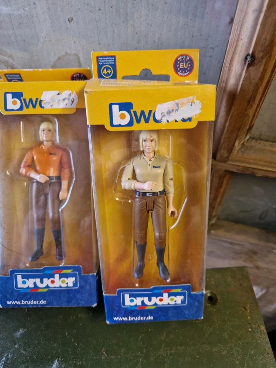 Bruder Farm Figures - Image 4