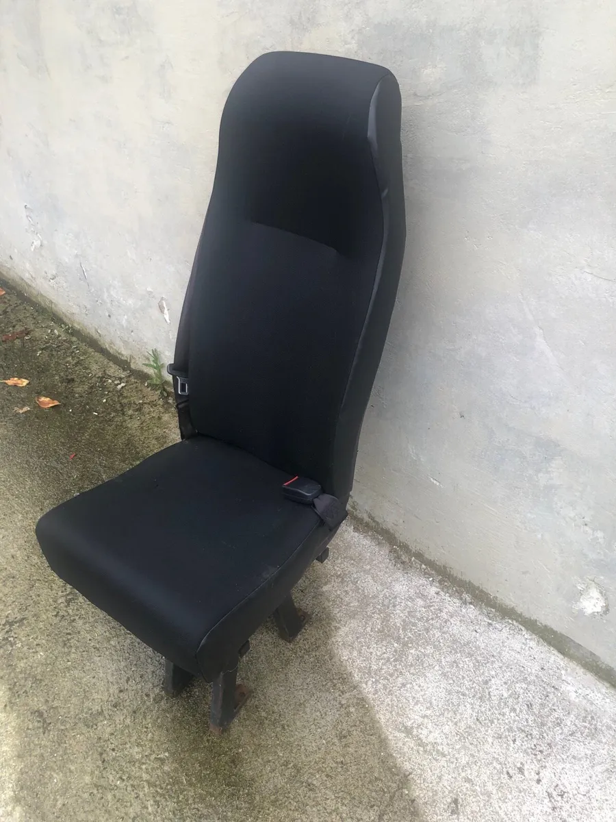 SINGLE CAMPER OR CREWCABS OR MINIBUS SEAT - Image 1