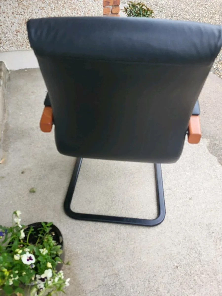 Leather office chair - Image 2