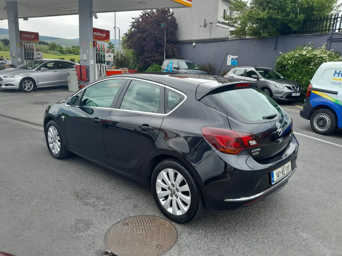 Opel Astra 2014 126,000 kms - Image 4