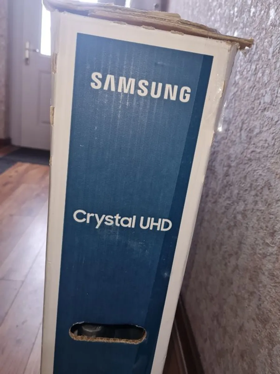 Samsung 55' Smart Tv  - New - Image 2
