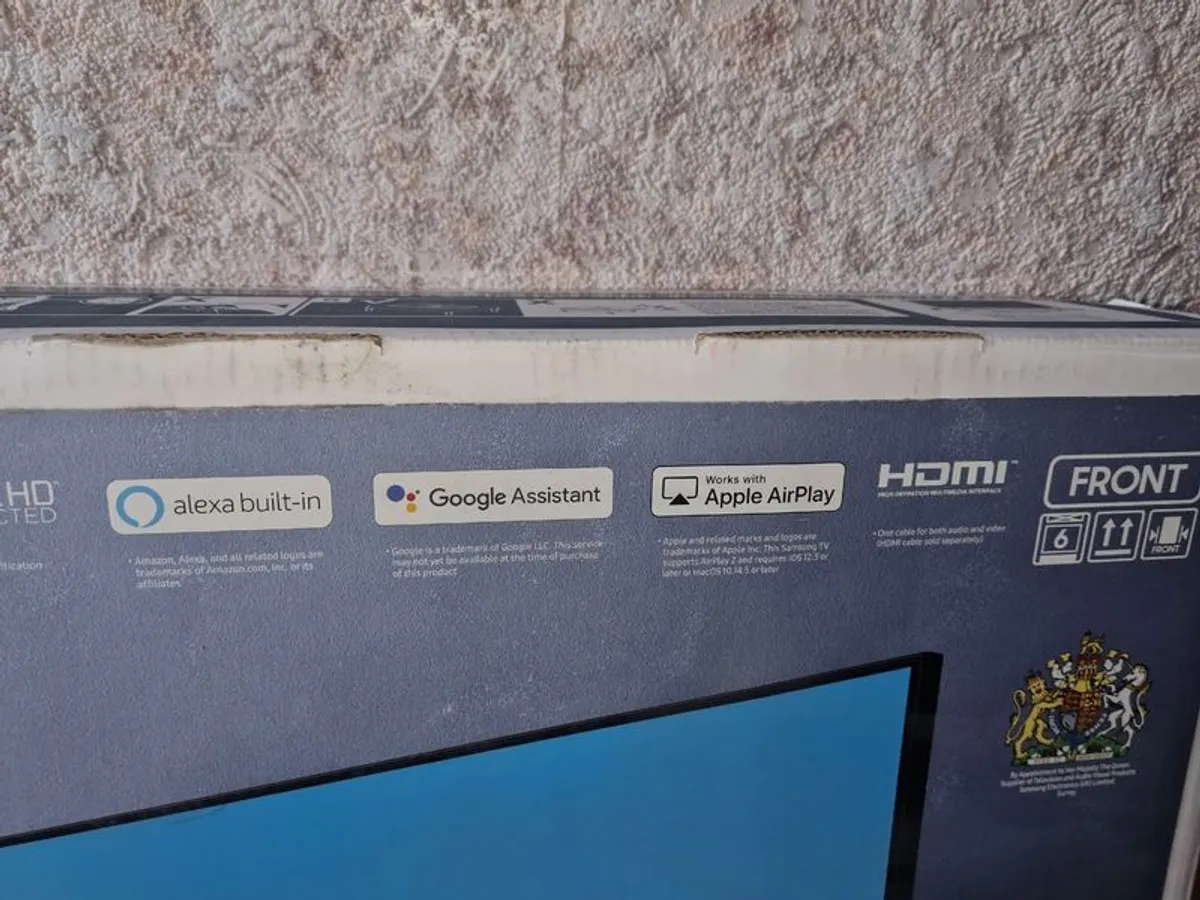 Samsung 55' Smart Tv  - New - Image 4