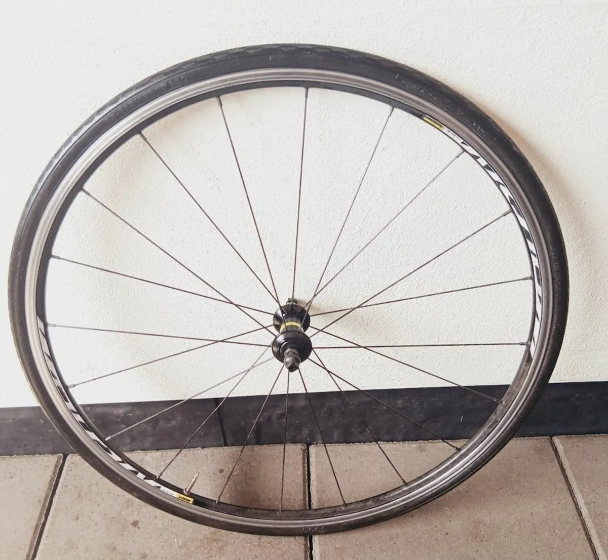 mavic aksium front race bike wheel - Image 1