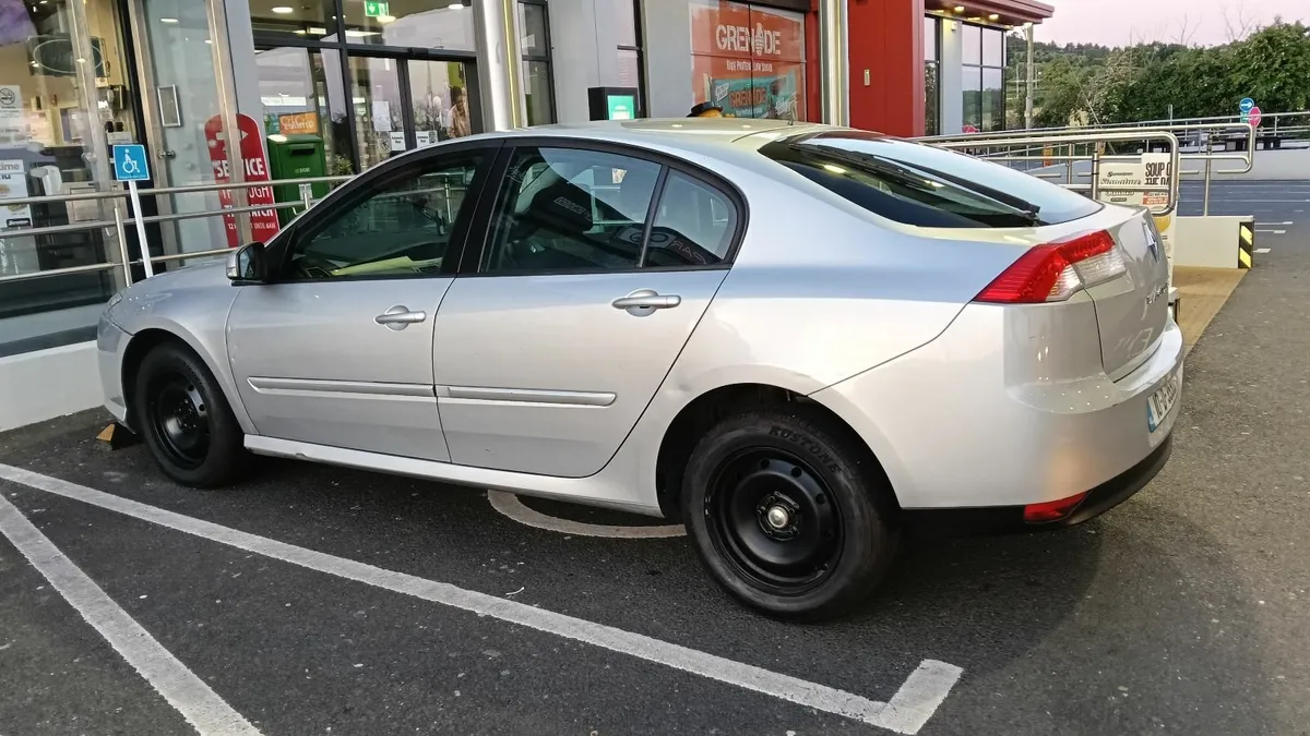 Renault Laguna 2010 - Image 4