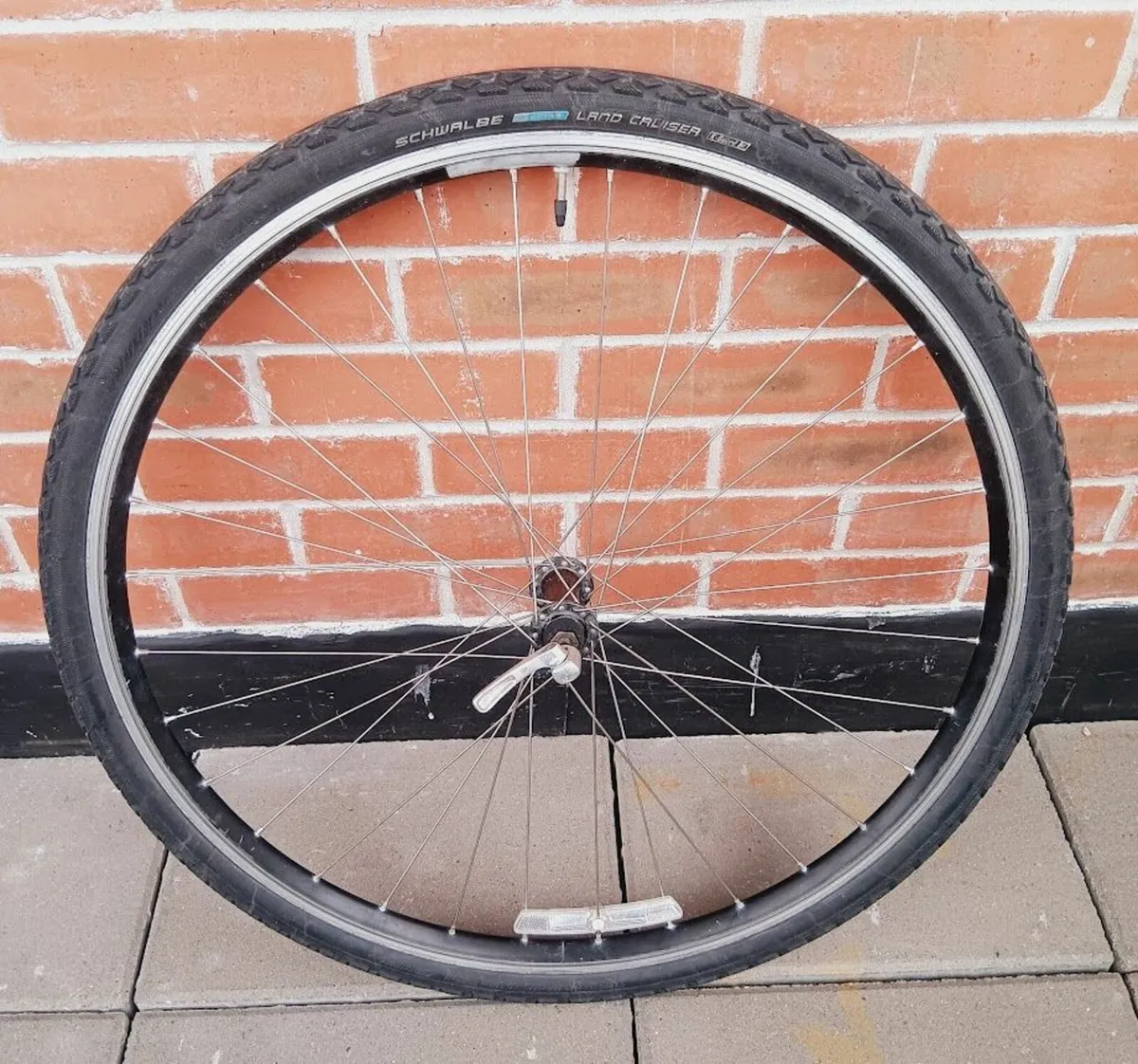 three 28" quick release bike wheels - Image 2