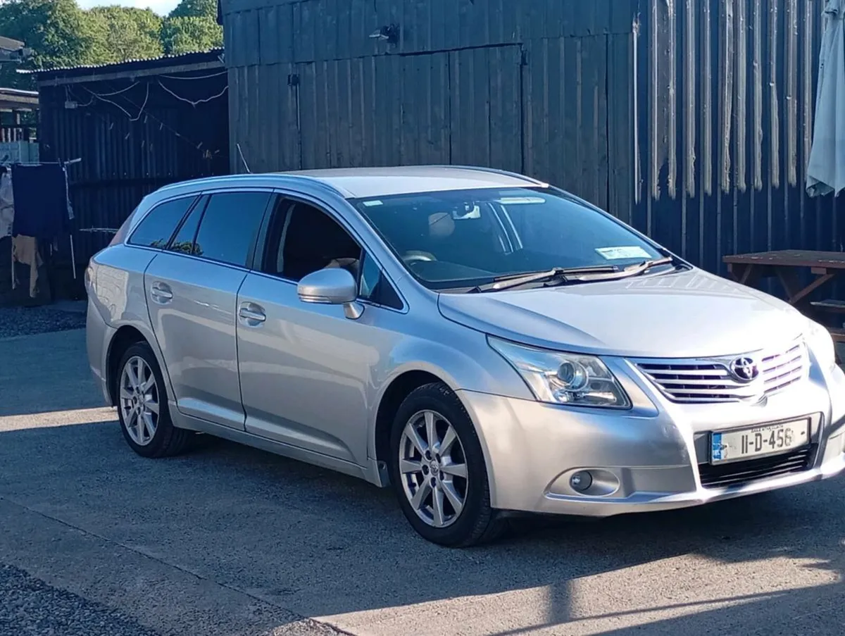11 Toyota avensis tourer NCT till 5/26 tax 725 - Image 2