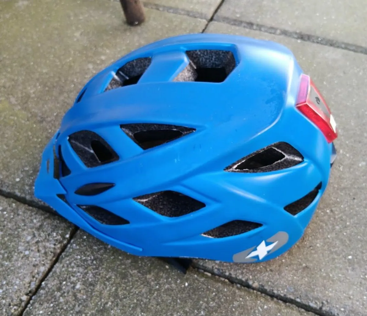 three bike helmets - Image 2