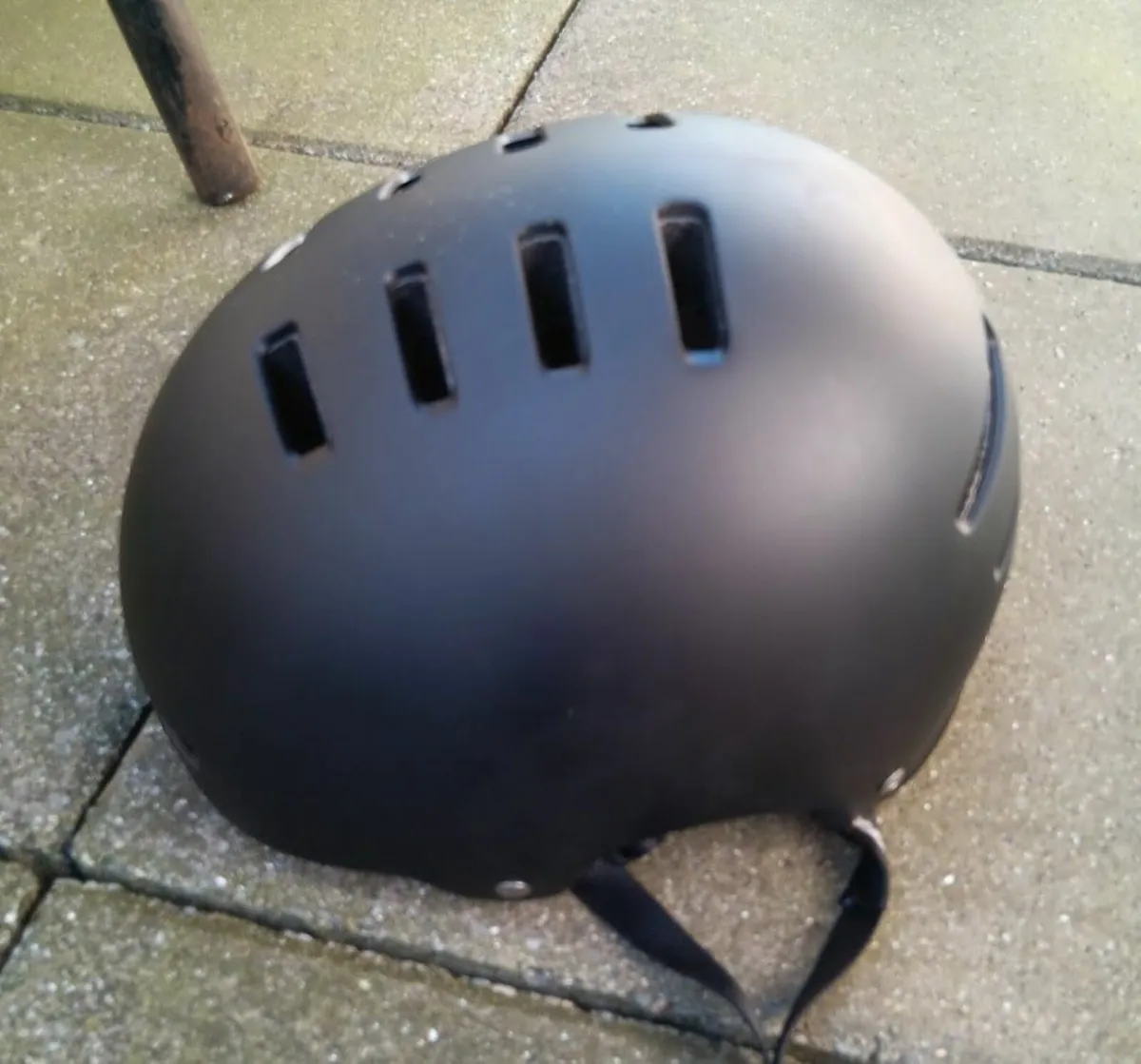 three bike helmets - Image 3
