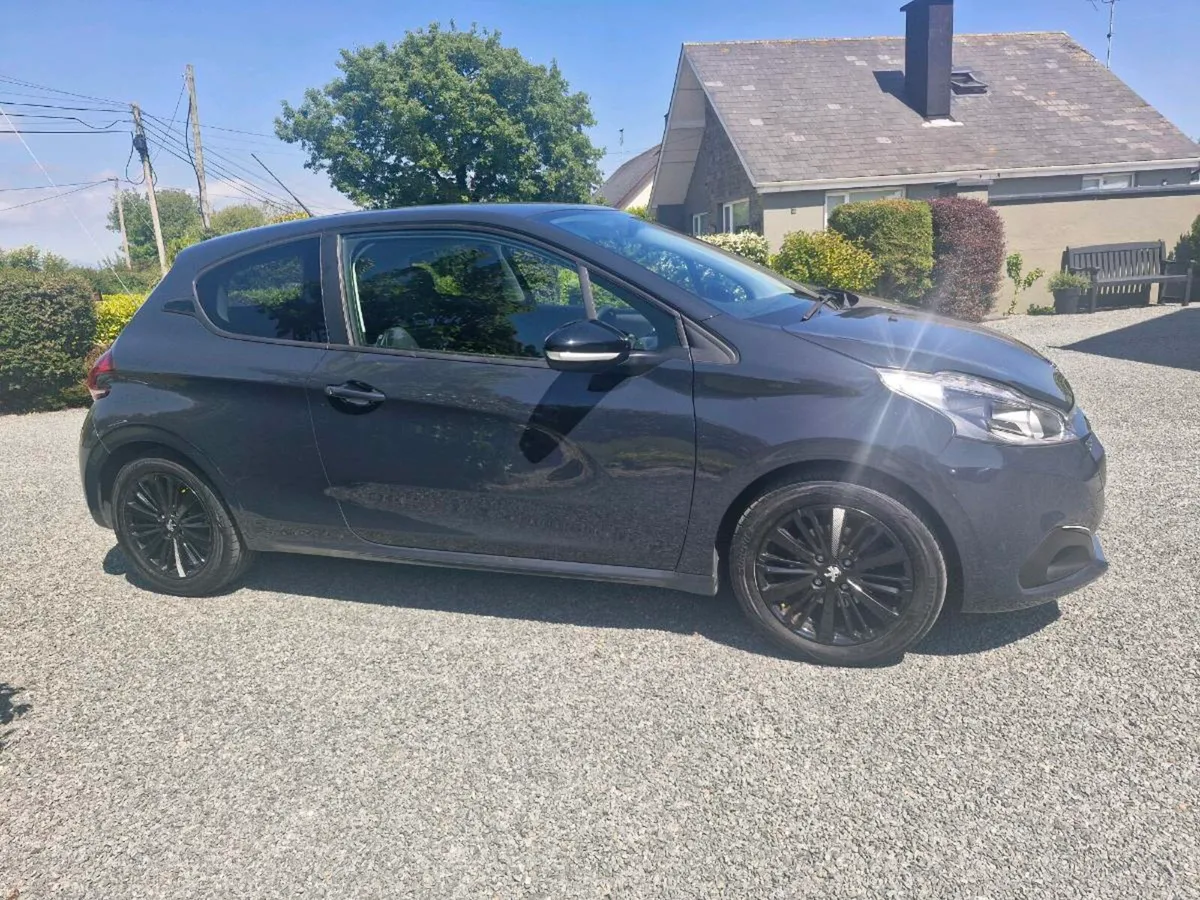 Peugeot 208 2017 - Image 2