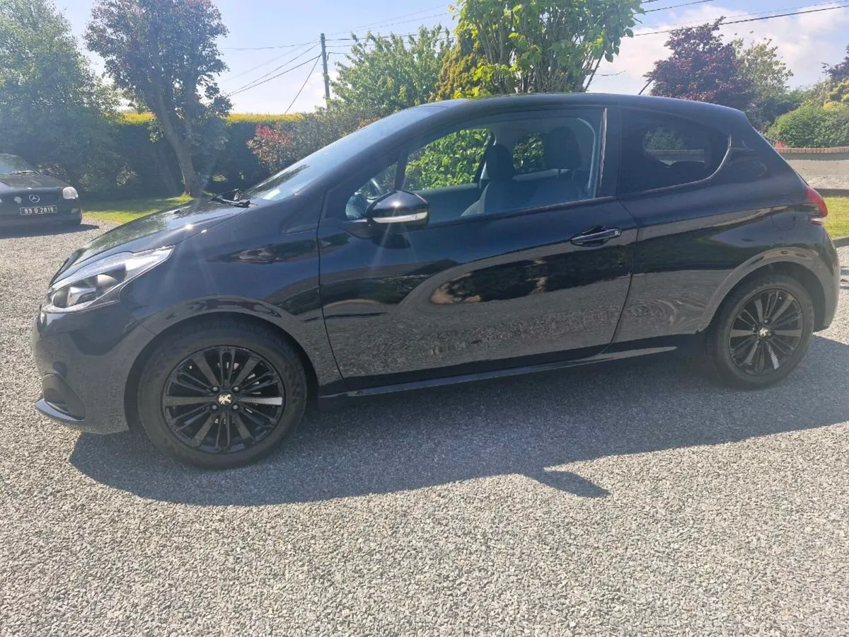 Peugeot 208 2017 - Image 4