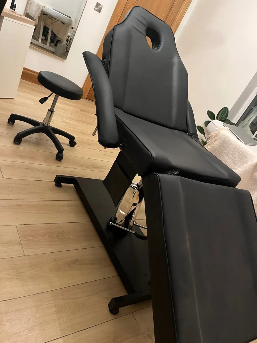 Reclining Memory Foam Beauty Tattoo Chair - Image 2