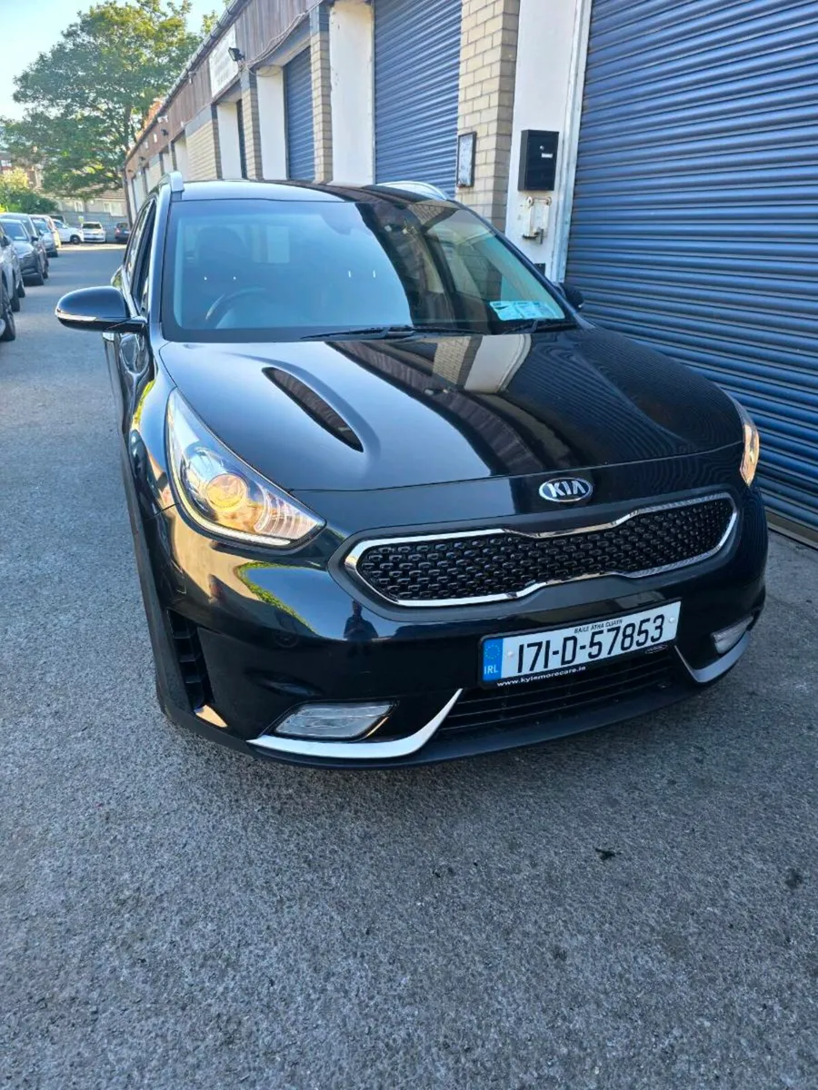 Car - Image 2