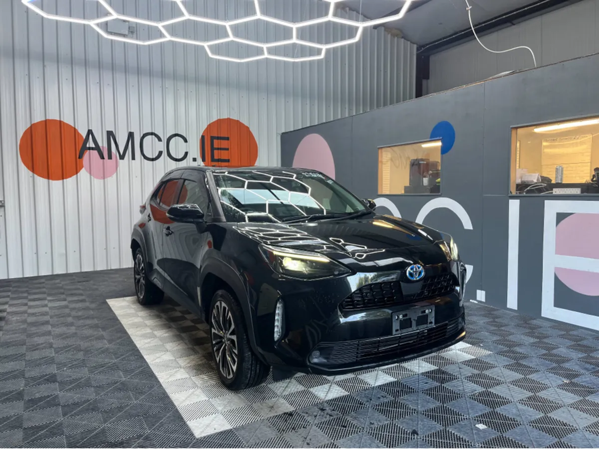 Toyota Yaris Cross 1.5 HYBRID/ 80k KMs / HEATED SE - Image 1