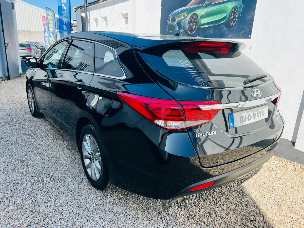 2015 Hyundai i40 1.7 Crdi Estate **Low miles** - Image 3