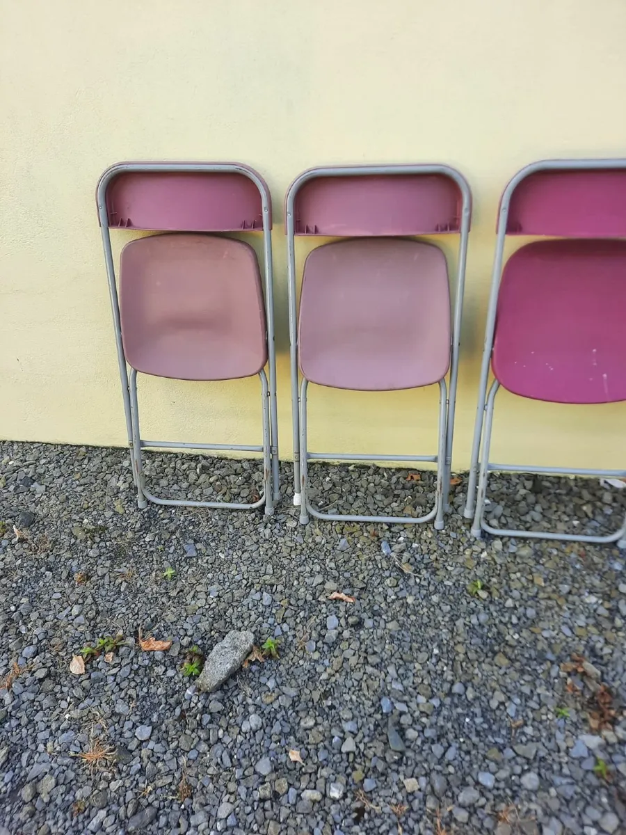 Foldable chairs - Image 4