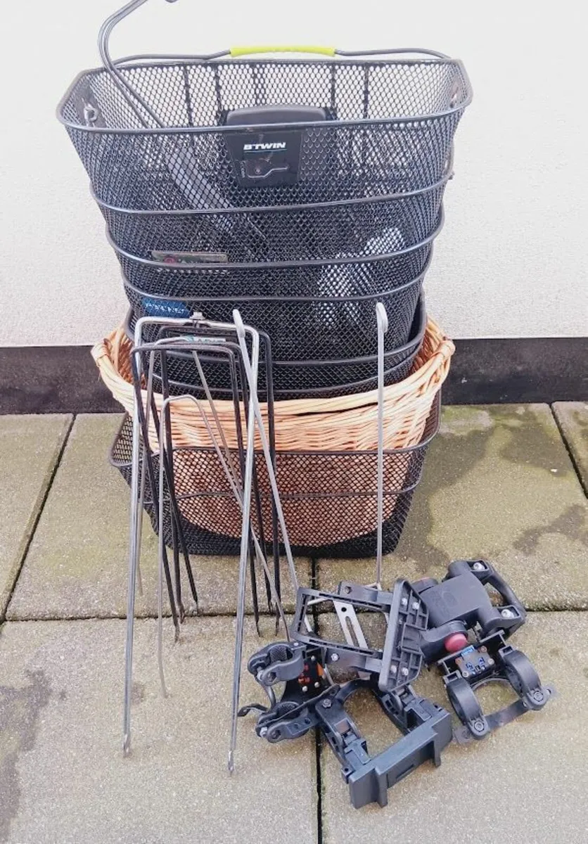 Eight bike baskets - Image 2