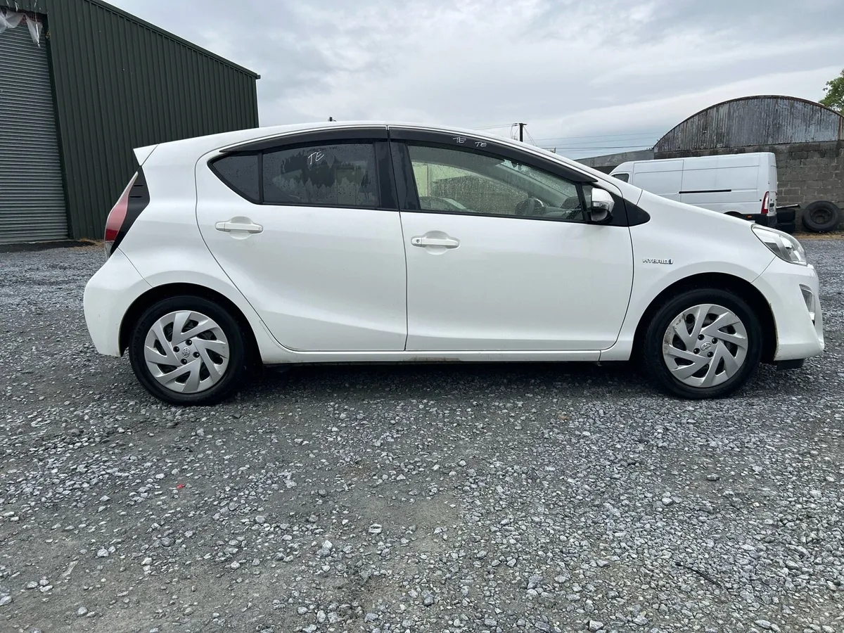 2016 Toyota aqua automatic - Image 3