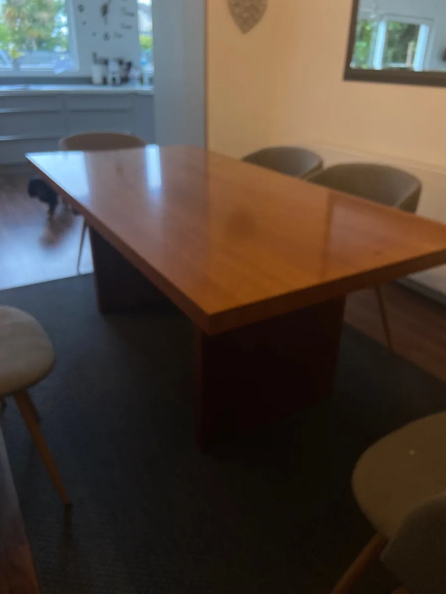 Dining table - Image 2