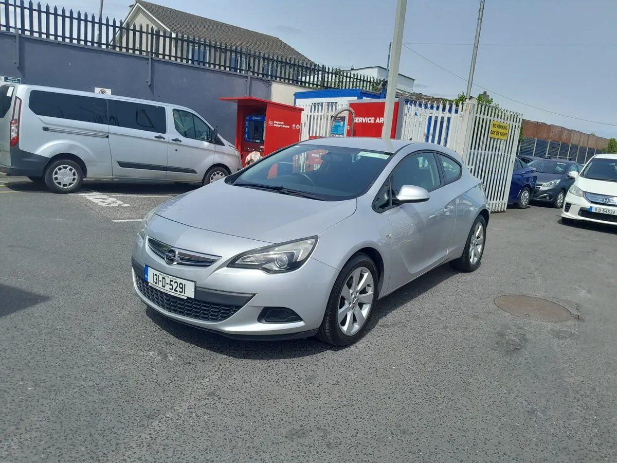 Gtc Opel Astra 2013 low mileage - Image 3