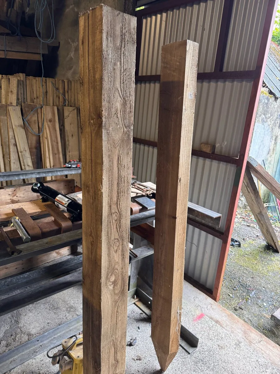 Larch posts - Image 1