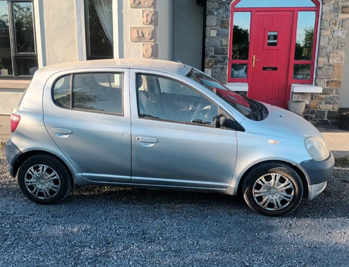 Toyota yaris - Image 1
