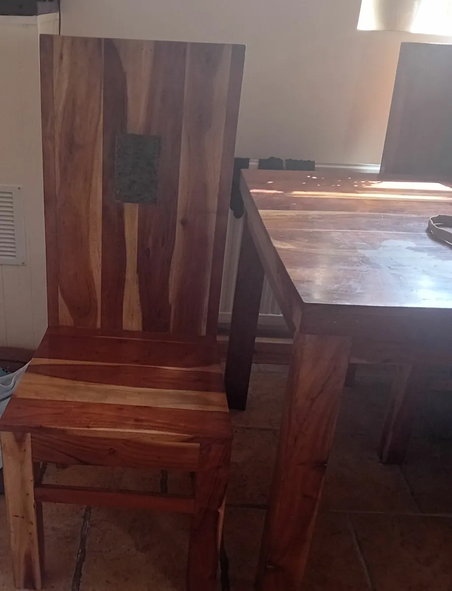 Table and 6 chairs - Image 2