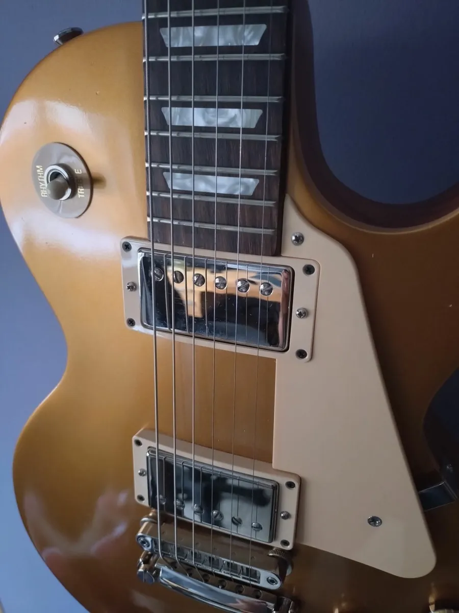 Gibson Les Paul Tribute Goldtop 2018 - Image 2
