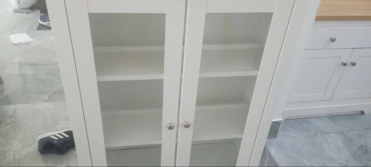 Display cabinet with light - Image 3