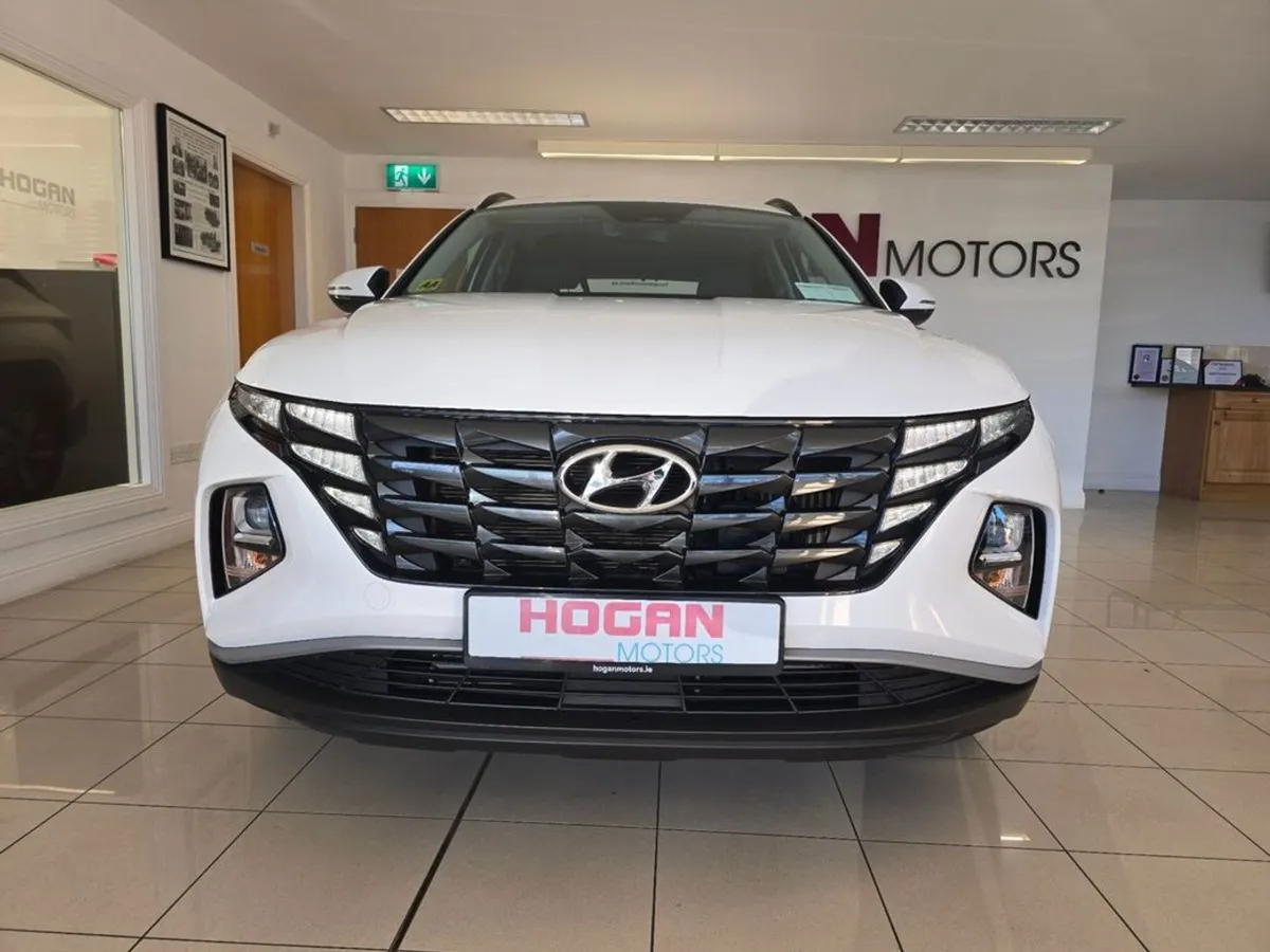 Hyundai Tucson Executive Hybrid HEV Automatic - Image 2